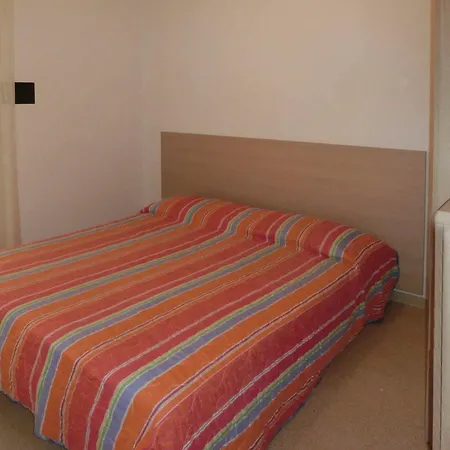 Hotel Elena *