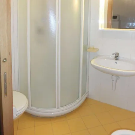 Hotel Elena *